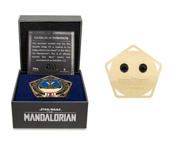 The Mandalorian Republic Medallion Replica