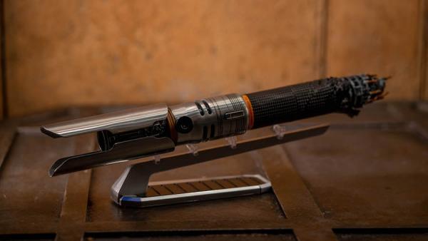 Galaxy's Edge Cal Kestis Lightsaber Replica