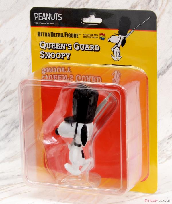 UDF Peanuts Queen's Guard Snoopy