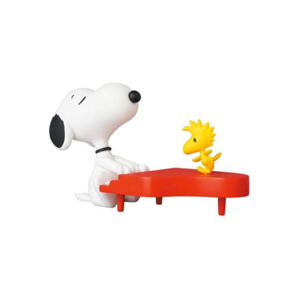 UDF Peanuts Pianist Snoopy
