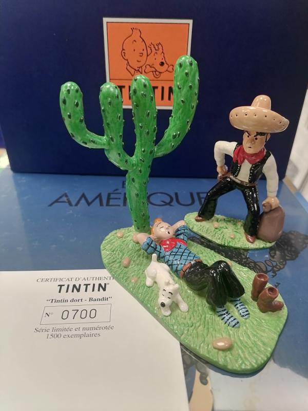 FIGURINES PIXI TINTIN : TINTIN DORT, AVEC BANDIT