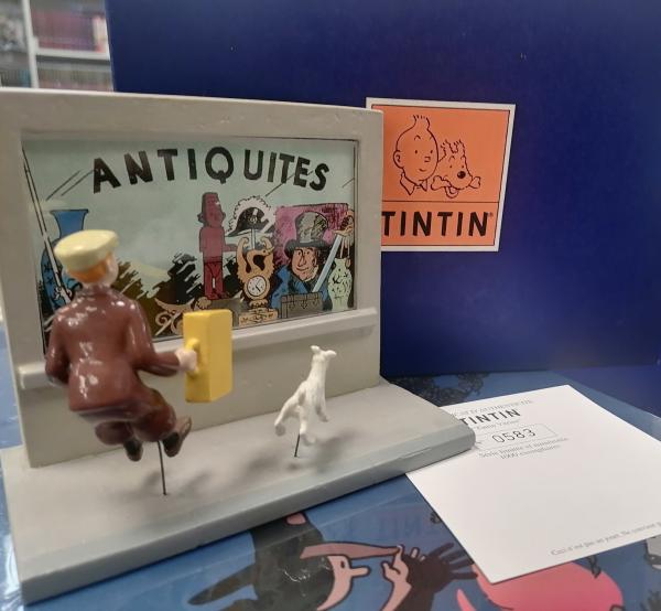 FIGURINES PIXI TINTIN : VITRINE ANTIQUITES