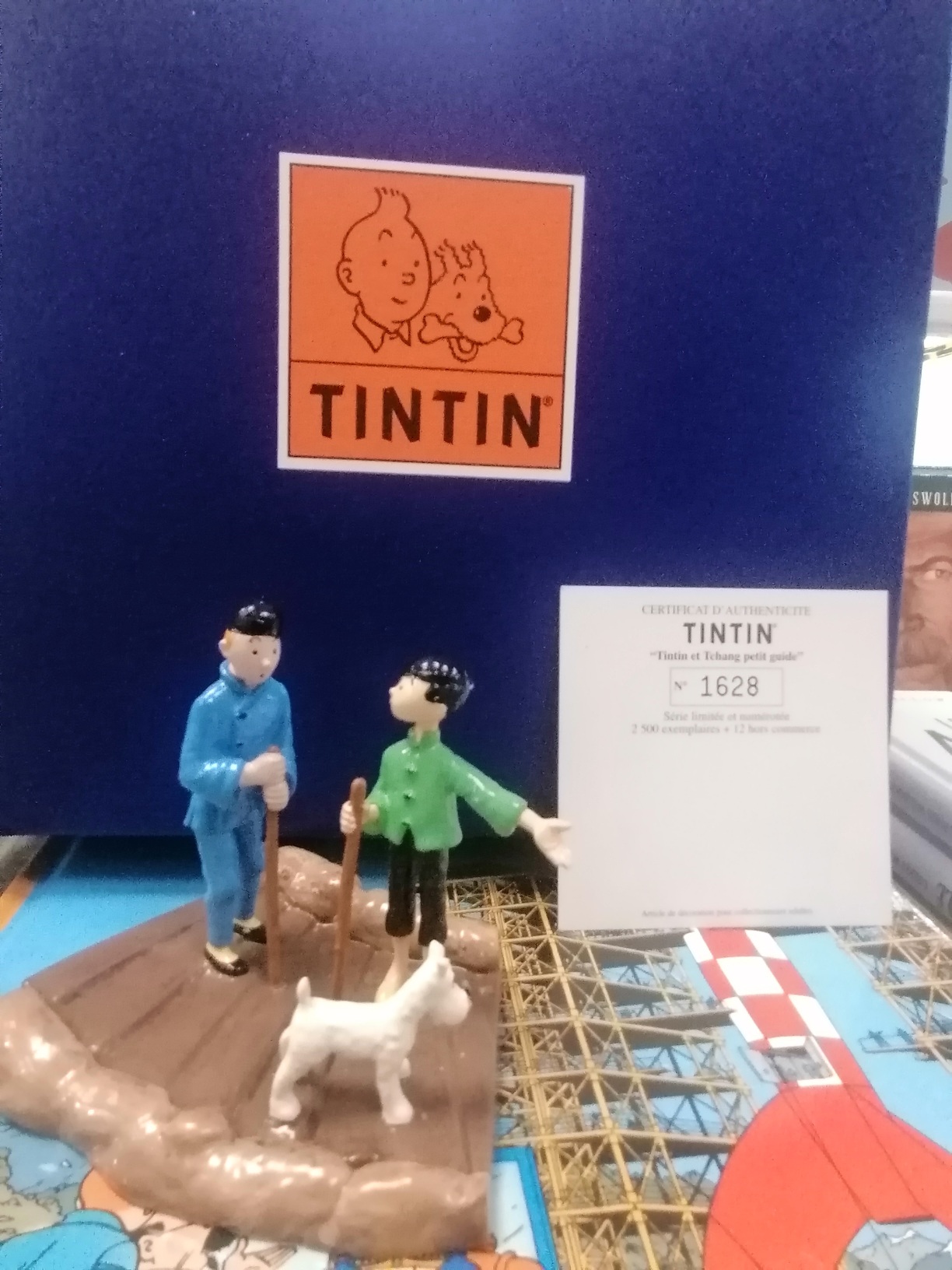 FIGURINE PIXI TINTIN ET TCHANG PETIT GUIDE